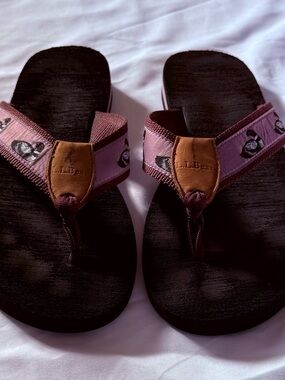 L.L. Bean Pink and Brown Women's Thong Sandals